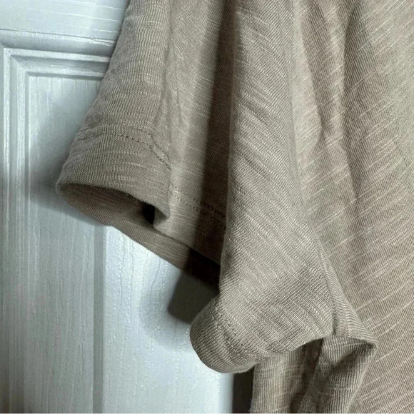 Black  Bow T-Shirt V-Neck Greyish Brown Size Large - Picture 7 of 16